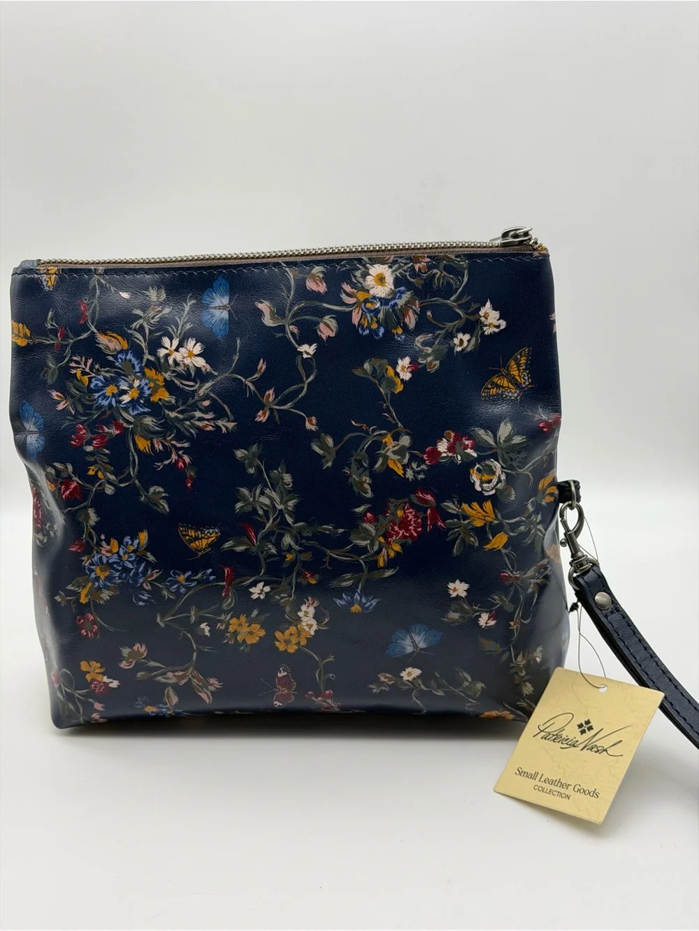 NWT Patricia Nash Navy Floral Leather Wristlet Clutch